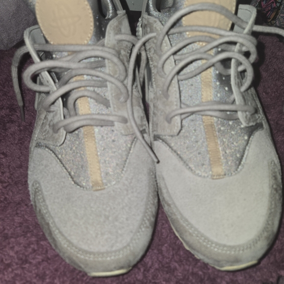 NIKE AIR HUARACHE WOMAN SIZE 11 - Picture 2 of 7